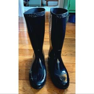 UGG Women’s Shaye Rain Boot - Size 11 - Worn only once!